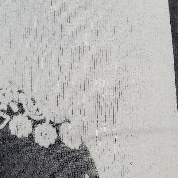 2PAC Tupac-Shakur Shirt Womens Small 17x25 Middle-Finger - Picture 13 of 13